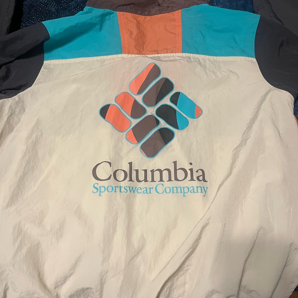 Columbia women’s rain jacket sz LG
